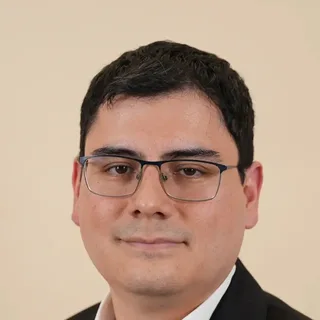 Dr. Edgar Carmona