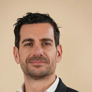 Dr. Tiago Gomes